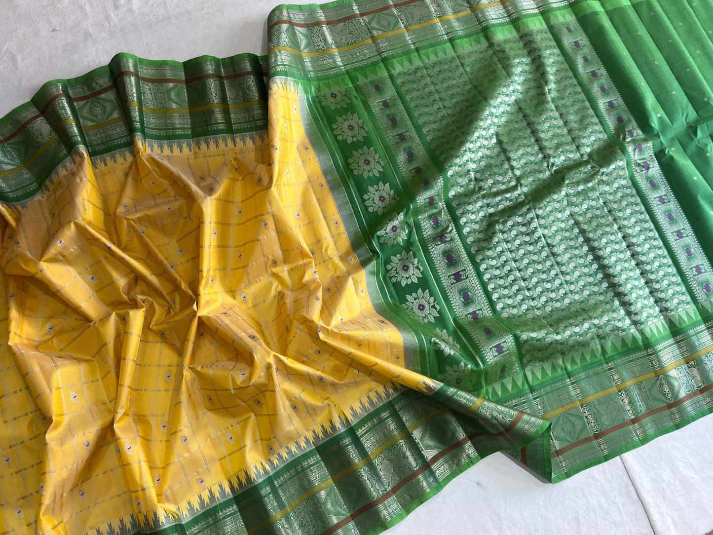 GADWAL PURE SILK CHECKS HANDLOOM SAREE Bizfashion
